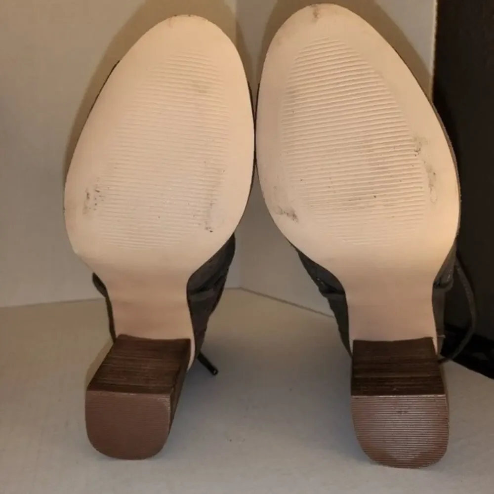 VERY VOLATILE VV Kalio Grey Gray Wrap Around Suede Peep Toe Shoetie Womens 9